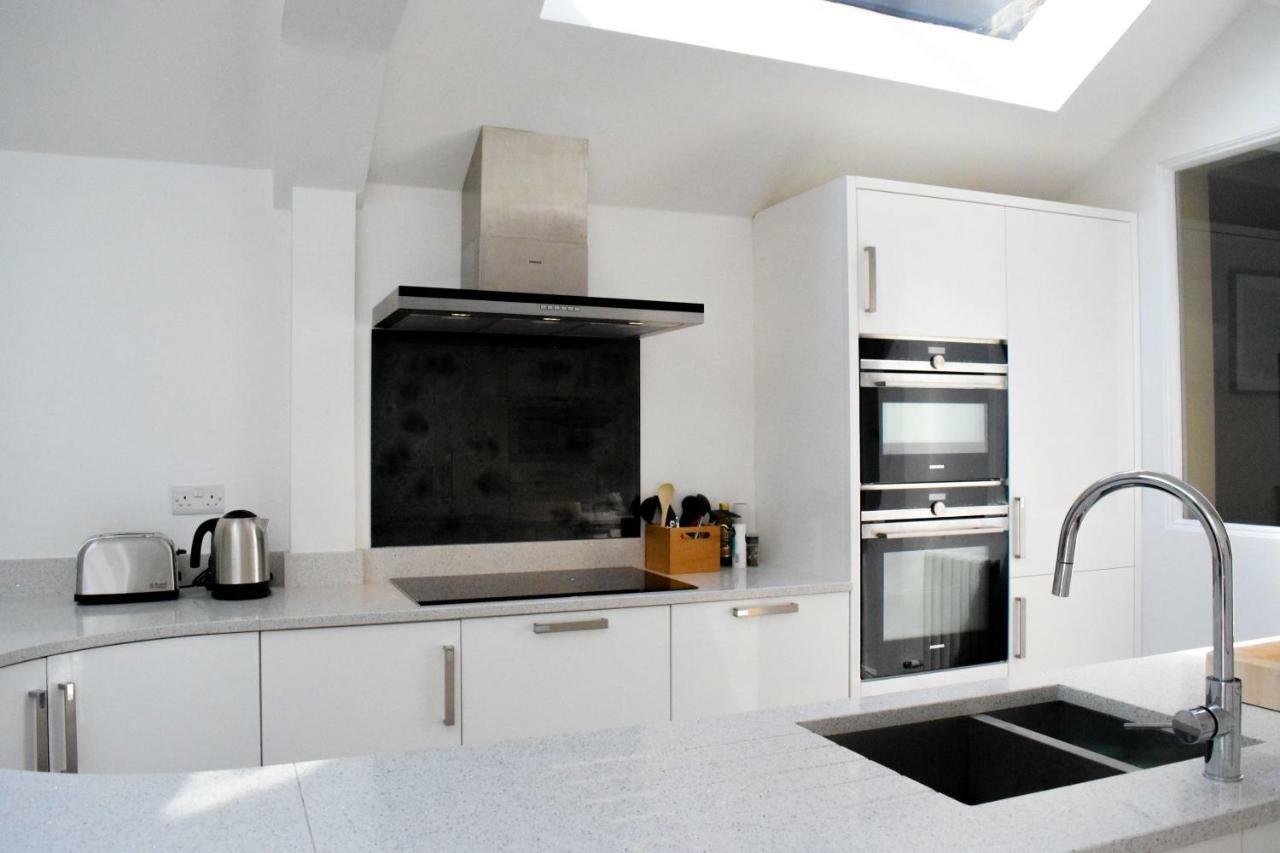 3 Bedroom Family House With A Superb Kitchen And Garden Londýn Exteriér fotografie
